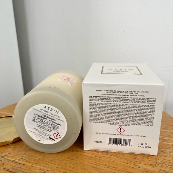 AERIN 9.5 oz Geranium Scented Candle with gold lid in original box - Picture 3 of 6